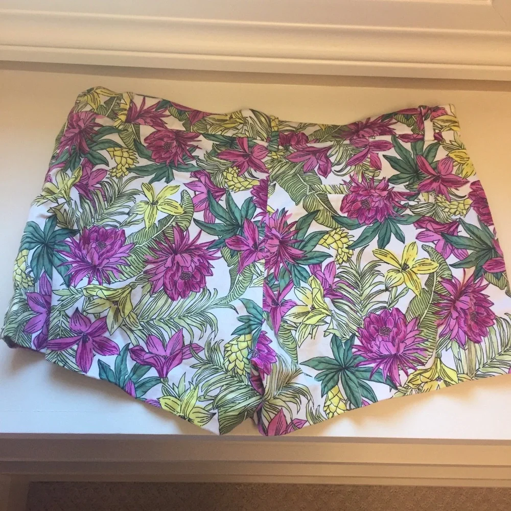 H&M Flower Shorts Womens Size 12 - Picture 4 of 5